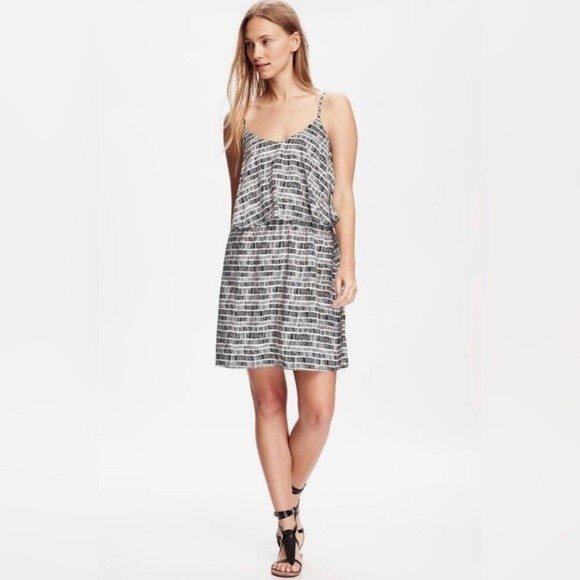 Old Navy black and white ruffle top sundress size medium - Picture 1 of 5